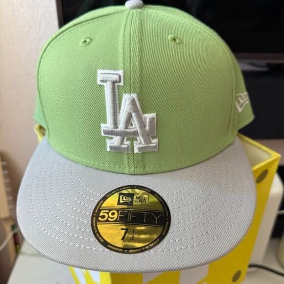 NEW Los Angeles Dodgers New Era Two-Tone Color Pack 59FIFTY Fitted Hat 7 1/4 - Picture 1 of 7